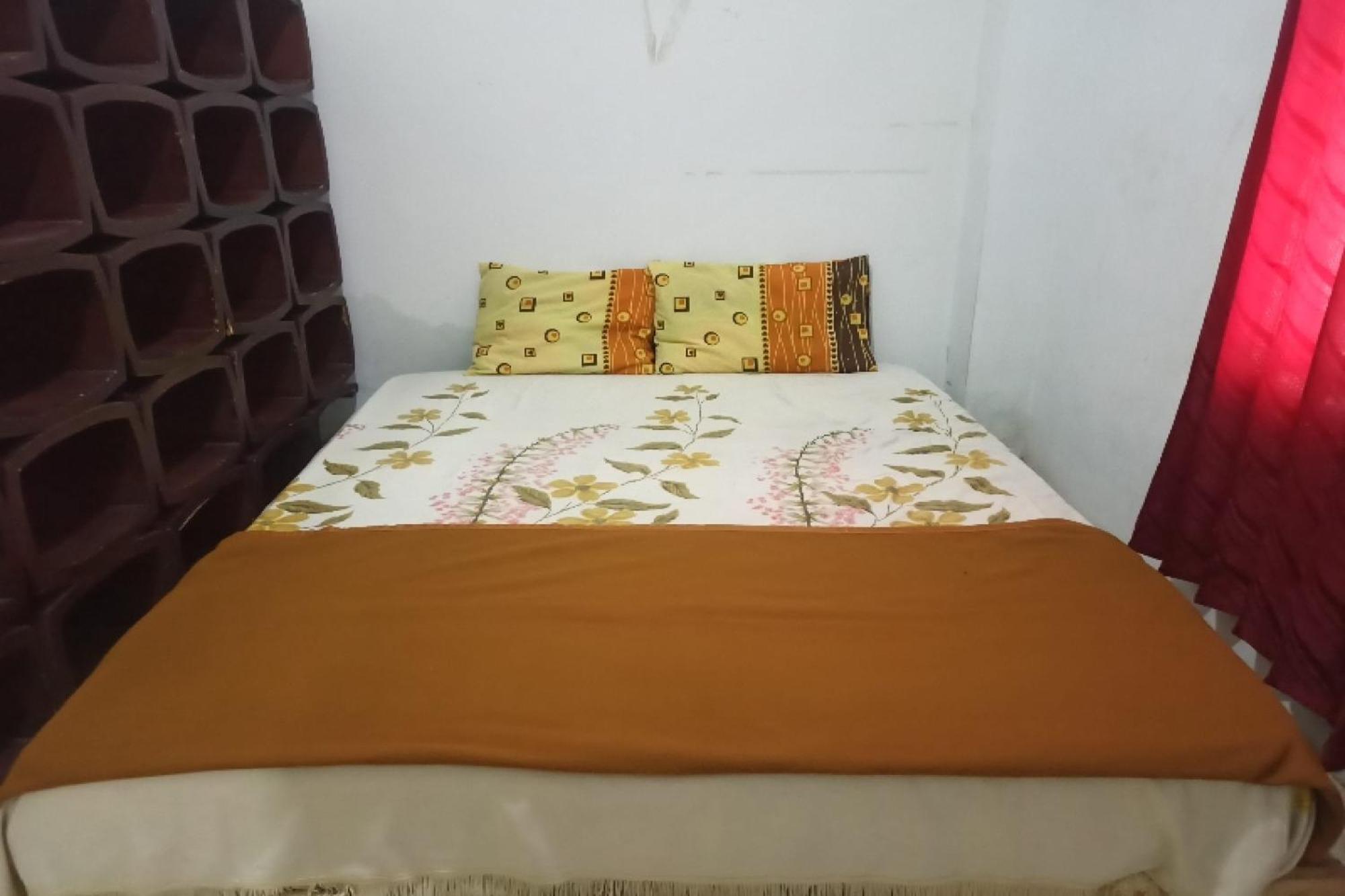 Oyo Life 91339 Pondok Kost Aulia Syariah Garut Exterior photo